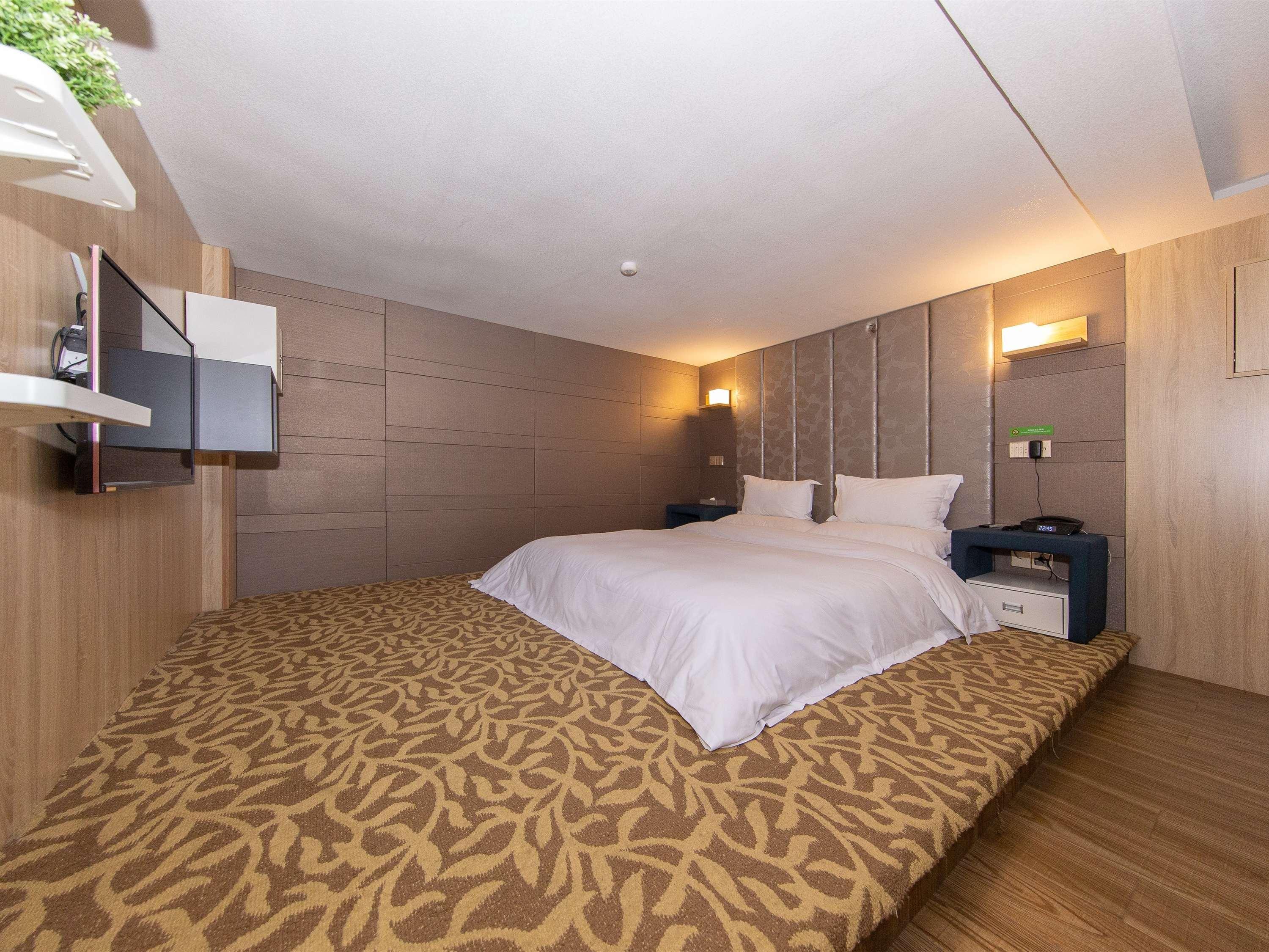Ibis Styles Nantong Development Zone Shimao Plaza Hotel Exterior foto