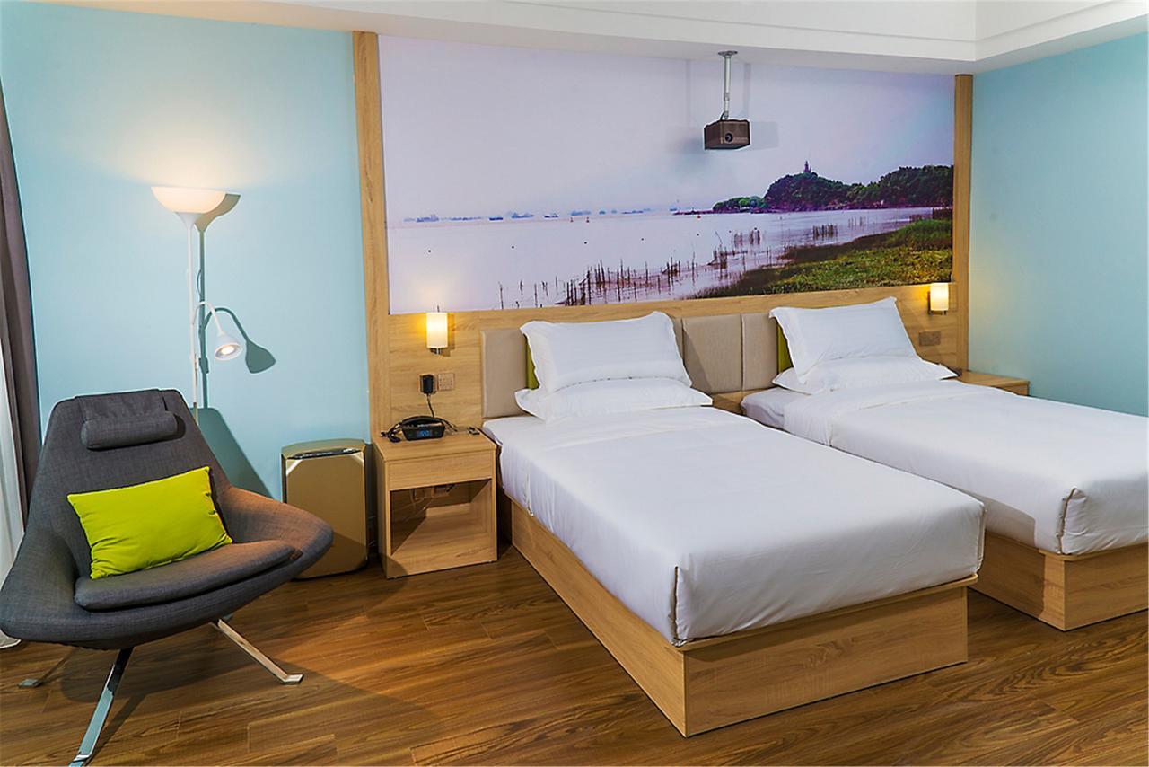 Ibis Styles Nantong Development Zone Shimao Plaza Hotel Exterior foto